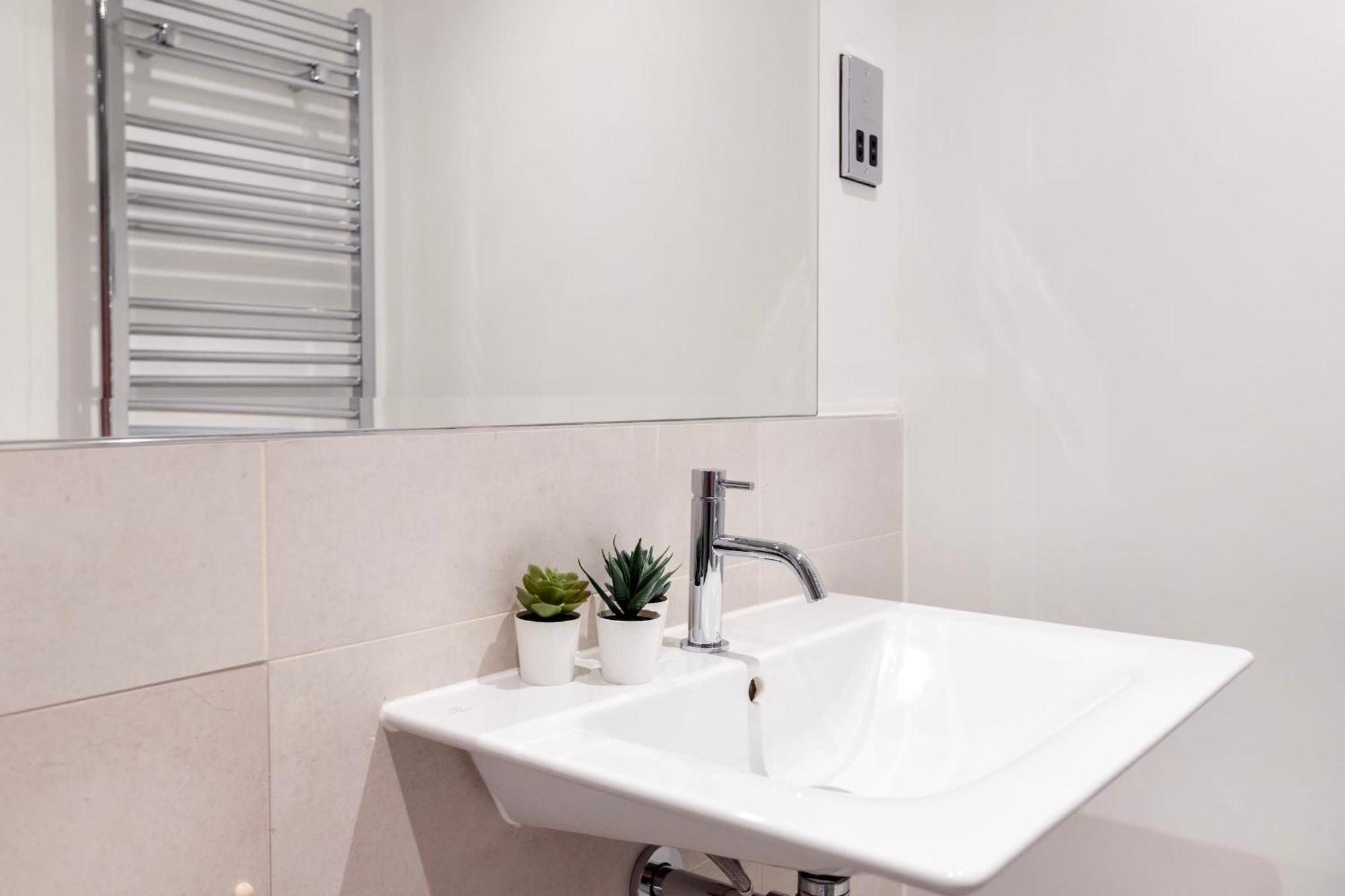 Fitzrovia With Balcony - Cityapartmentstay Лондон Екстер'єр фото