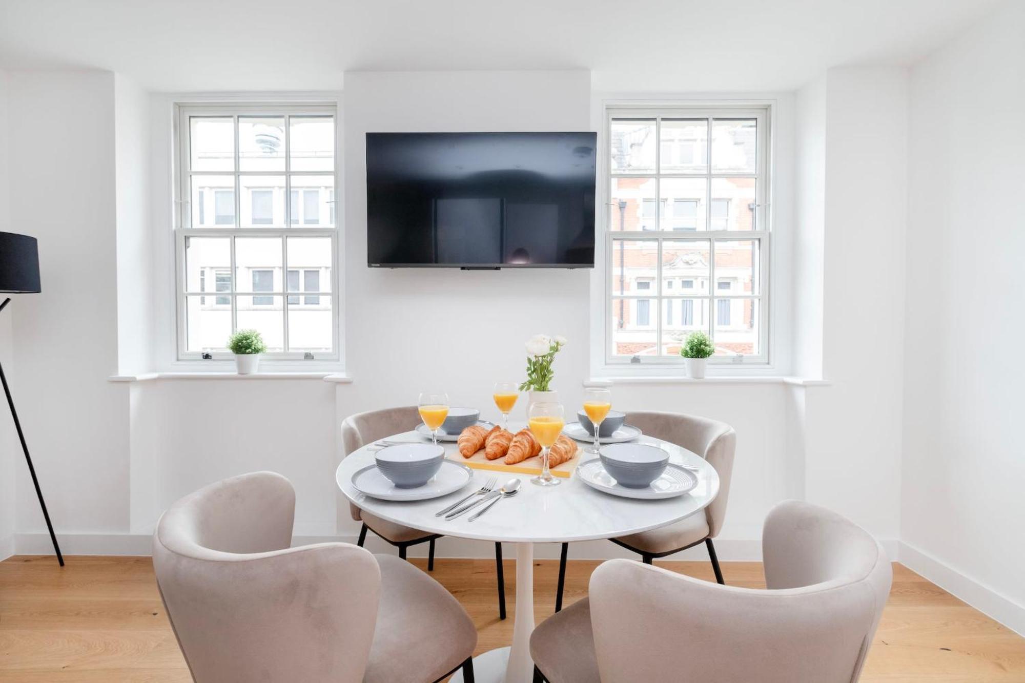 Fitzrovia With Balcony - Cityapartmentstay Лондон Екстер'єр фото
