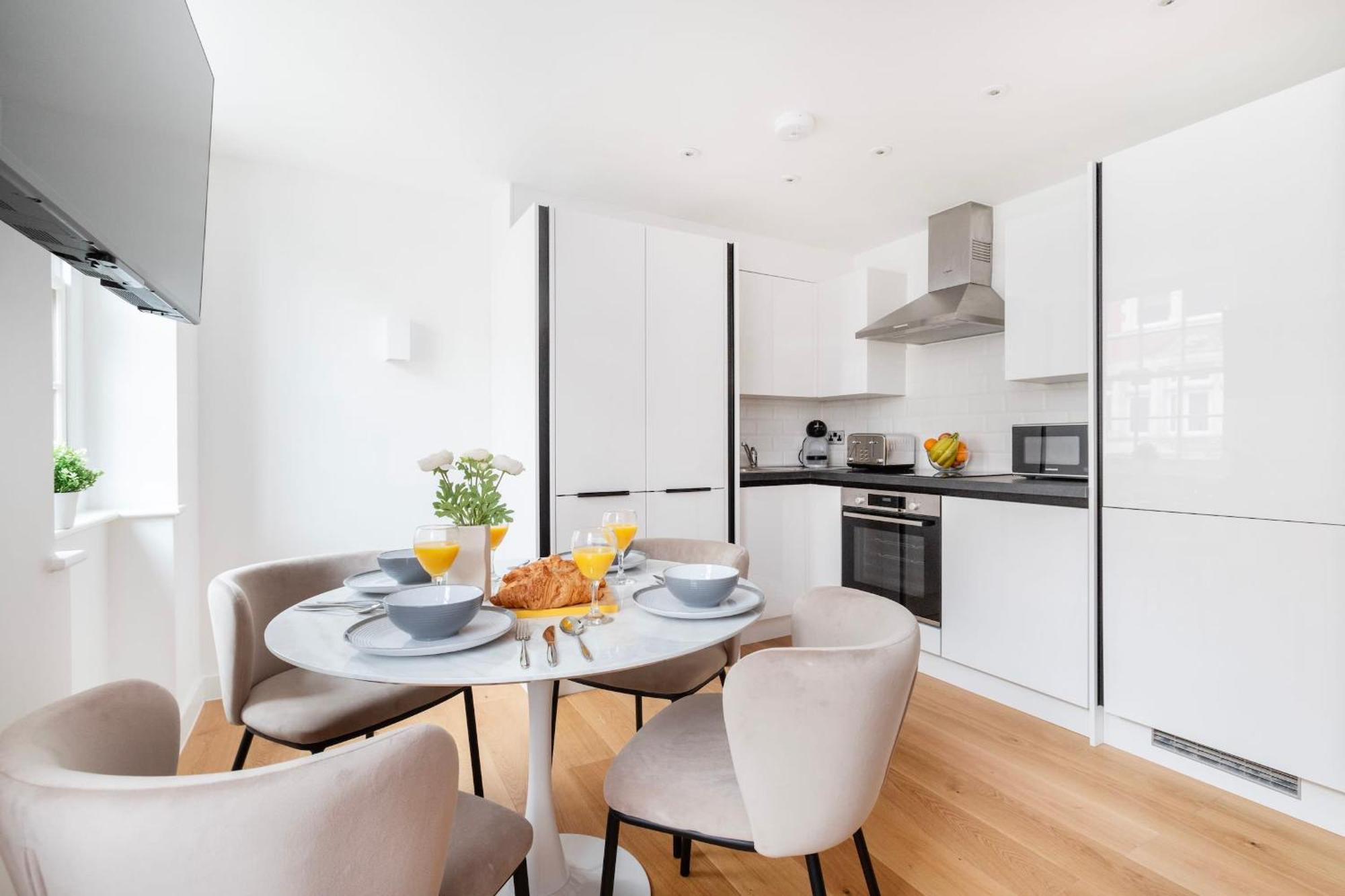 Fitzrovia With Balcony - Cityapartmentstay Лондон Екстер'єр фото